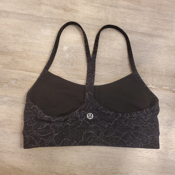 Lululemon Flow Y Bra - Nulu Dark Cast Lacescape Size 2 - Picture 6 of 7